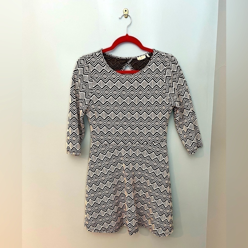 Women’s ONE CLOTHING 3/4 Sleeve Dress - Size L